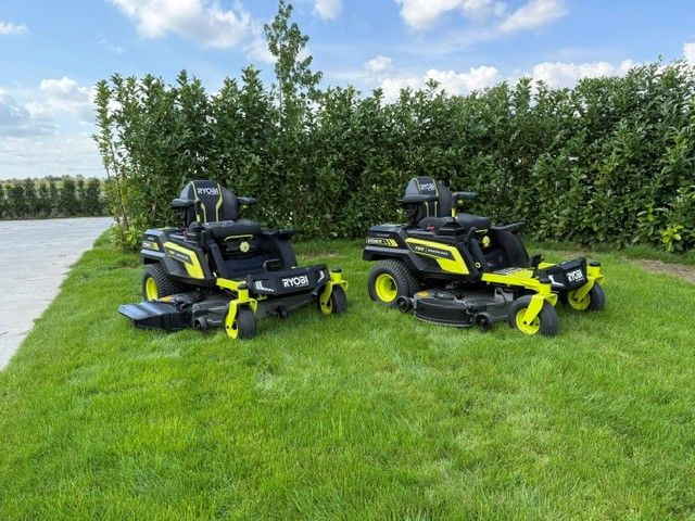 Ryobi RYZTRX137 electrische zero turn maaier