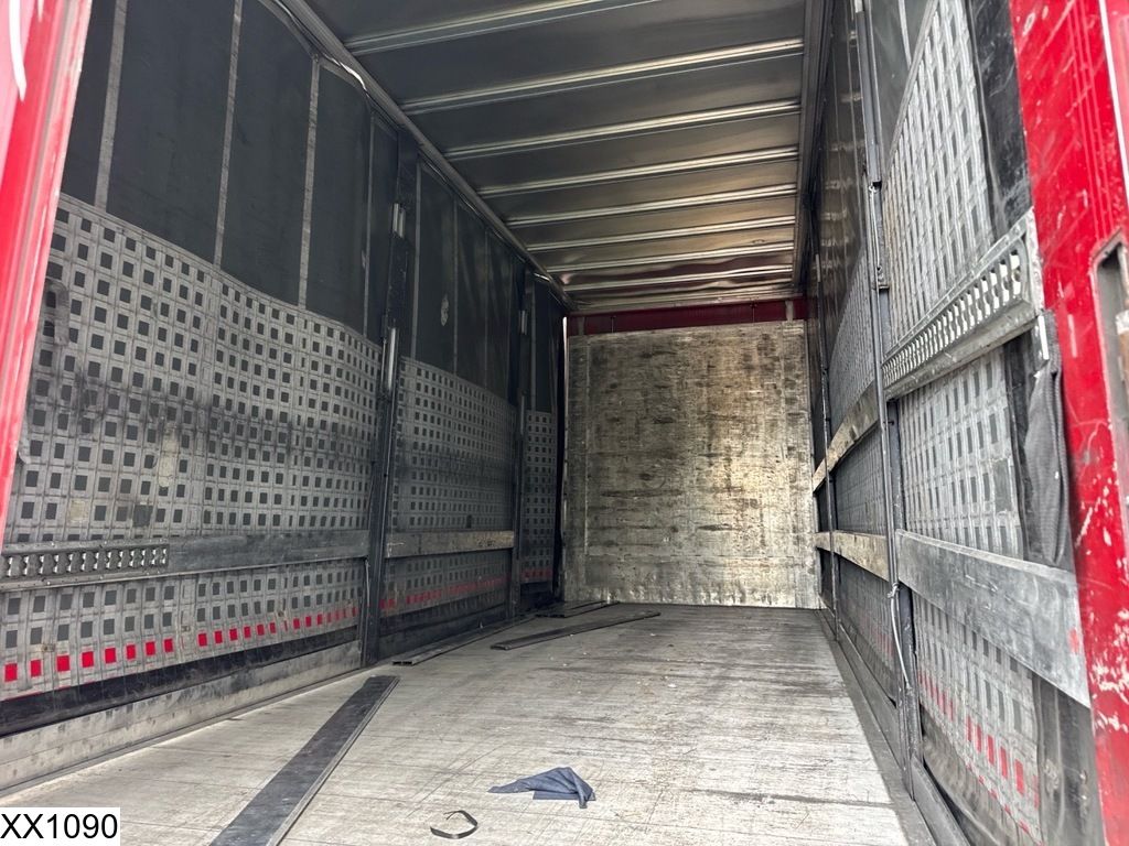 Fruehauf Middenas lifting roof