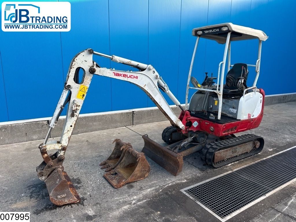 Takeuchi TB216 2700 hr, 11,5 kW, 1770 kg, 2017