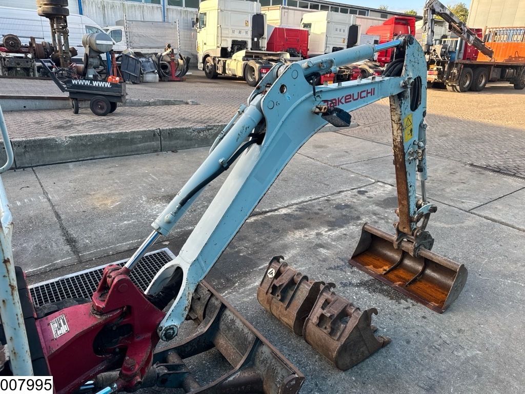 Takeuchi TB216 2700 hr, 11,5 kW, 1770 kg, 2017