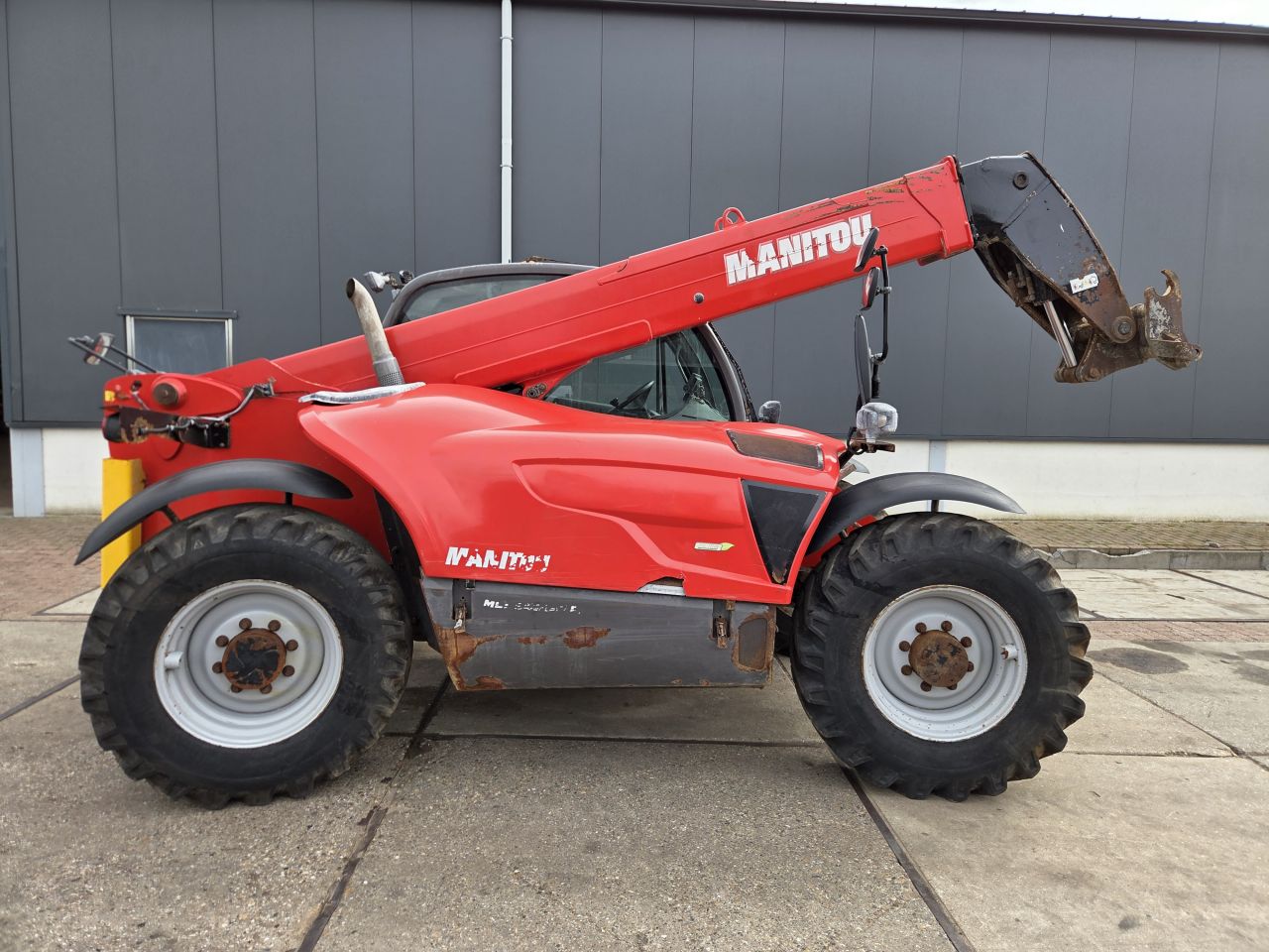 Manitou MT835 ST3B