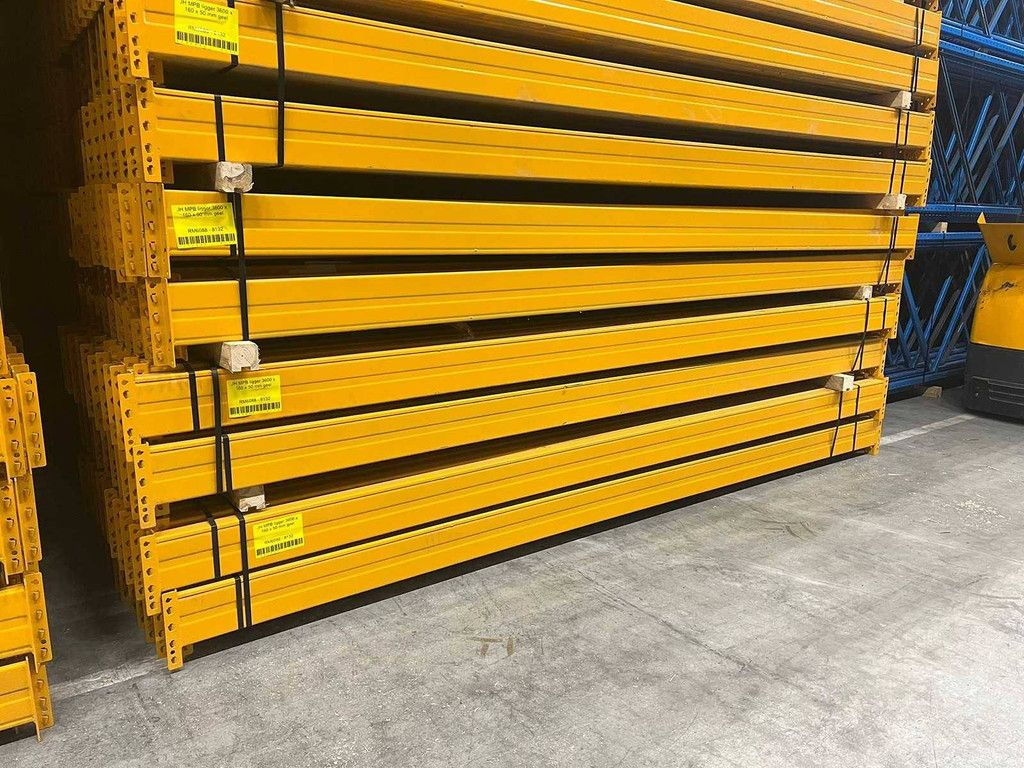 Heavy-duty pallet racking 10x80 4000kg per beam layer