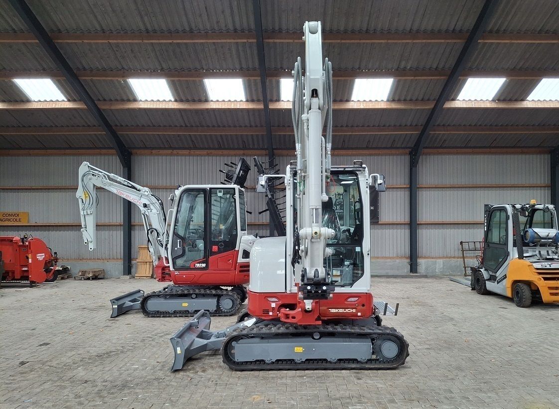 Takeuchi TB335R, minigraver, minikraan, BJ2026, Nieuw!