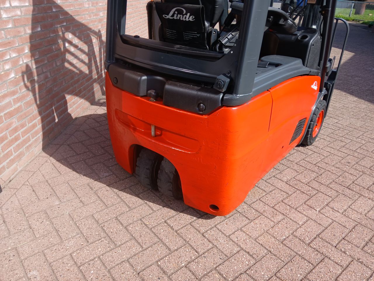 Linde e16 - 01 / side shift / bj2013 / accu 2019