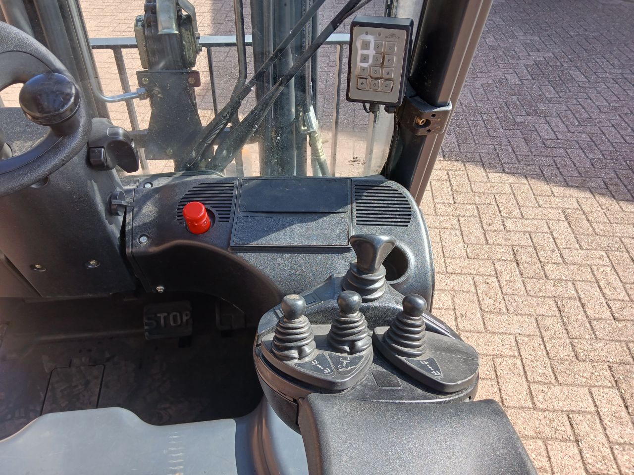 Linde e16 - 01 / side shift / bj2013 / accu 2019