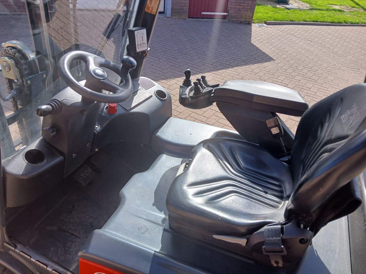 Linde e16 - 01 / side shift / bj2013 / accu 2019