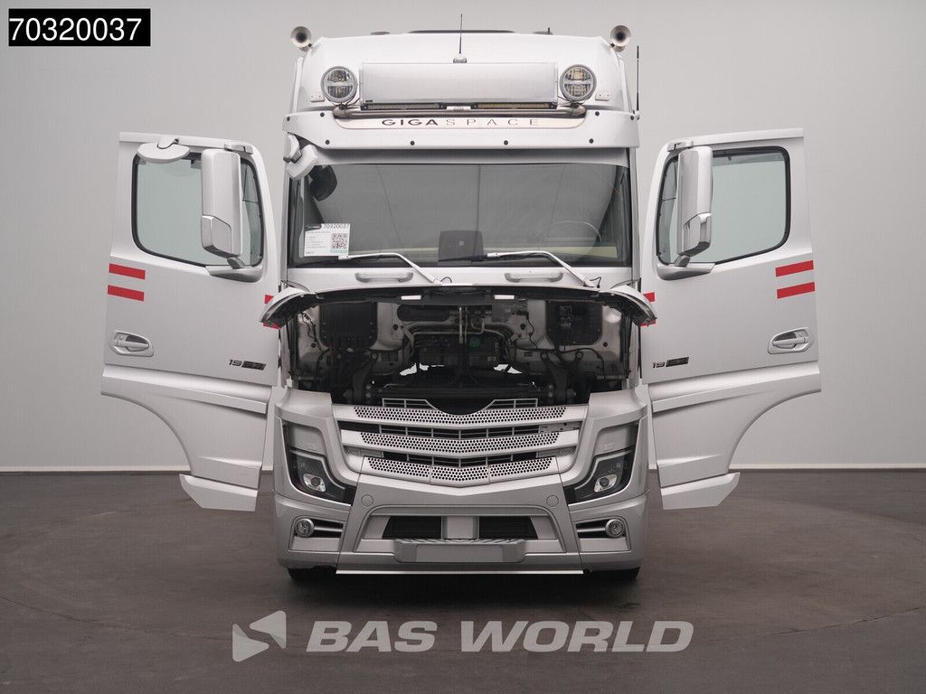 Mercedes Actros Actros 1963 4X2 GigaSpace Retarder Full-Air APK 01-2027 2xTanks Alcoa's ACC Navi