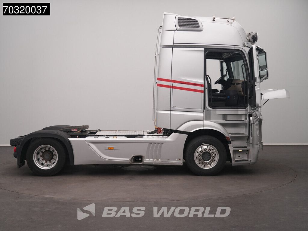 Mercedes Actros Actros 1963 4X2 GigaSpace Retarder Full-Air APK 01-2027 2xTanks Alcoa's ACC Navi