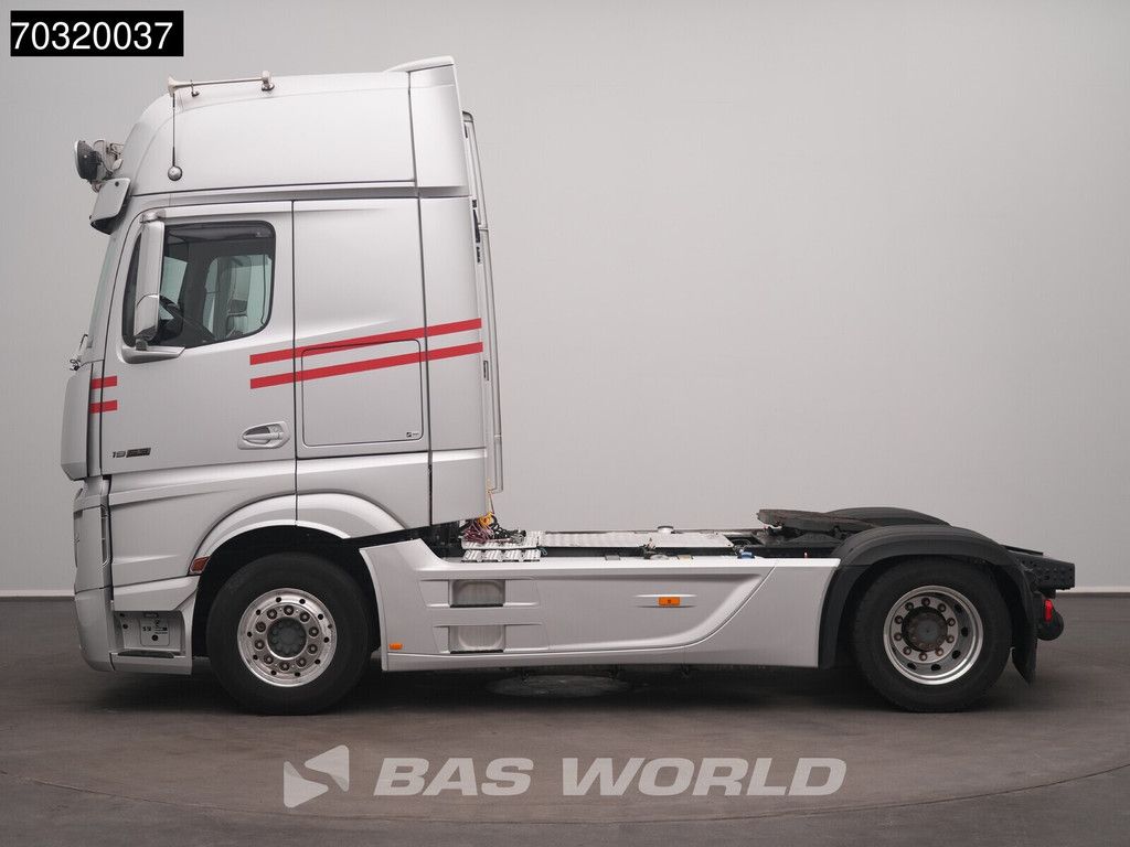 Mercedes Actros Actros 1963 4X2 GigaSpace Retarder Full-Air APK 01-2027 2xTanks Alcoa's ACC Navi