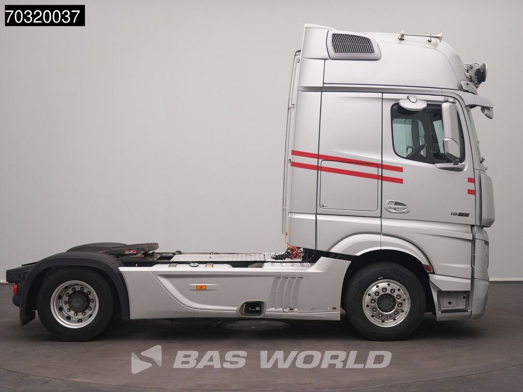 Mercedes Actros Actros 1963 4X2 GigaSpace Retarder Full-Air APK 01-2027 2xTanks Alcoa's ACC Navi