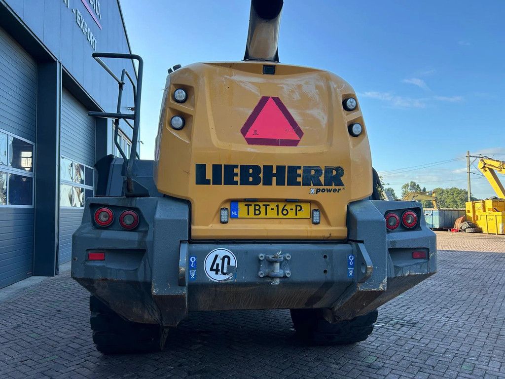 Liebherr L566