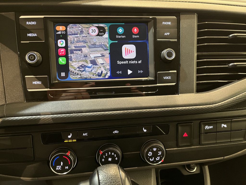 Volkswagen Transporter 2.0 TDI L1H1 150 PK Automaat / Euro 6 / Schuifdeur L + R / Airco / CarPlay / Cruise Control / Trekhaak / PDC / 3-Zits / 85.100 KM !!