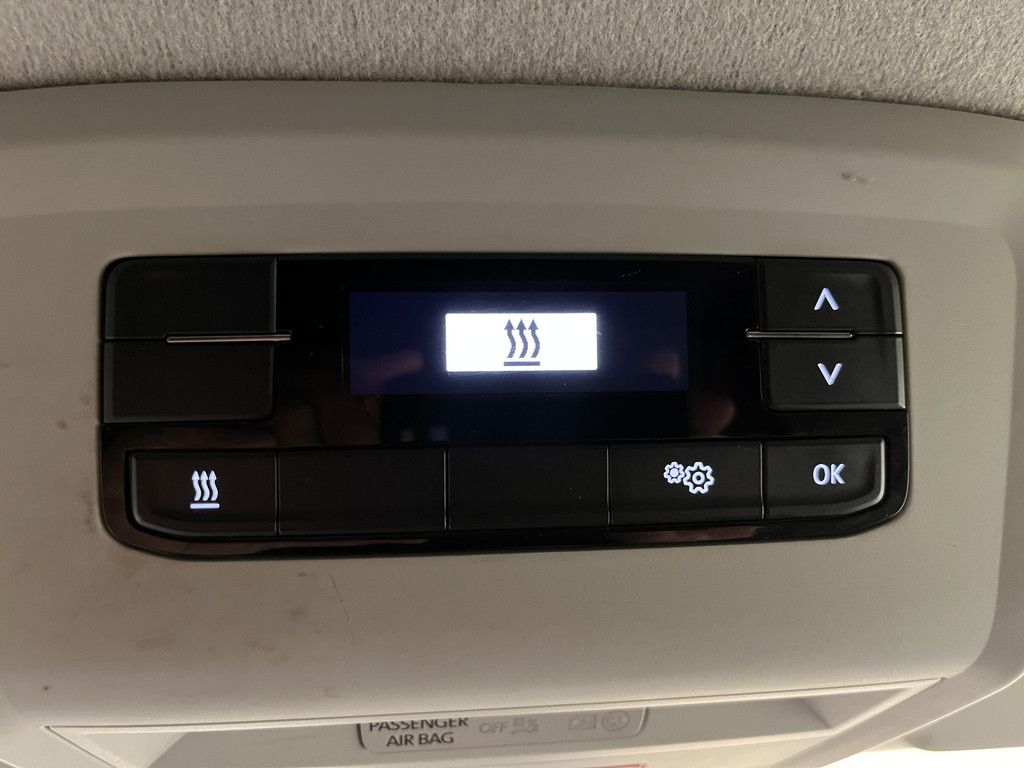 Volkswagen Transporter 2.0 TDI L1H1 150 PK Automaat / Euro 6 / Schuifdeur L + R / Airco / CarPlay / Cruise Control / Trekhaak / PDC / 3-Zits / 85.100 KM !!