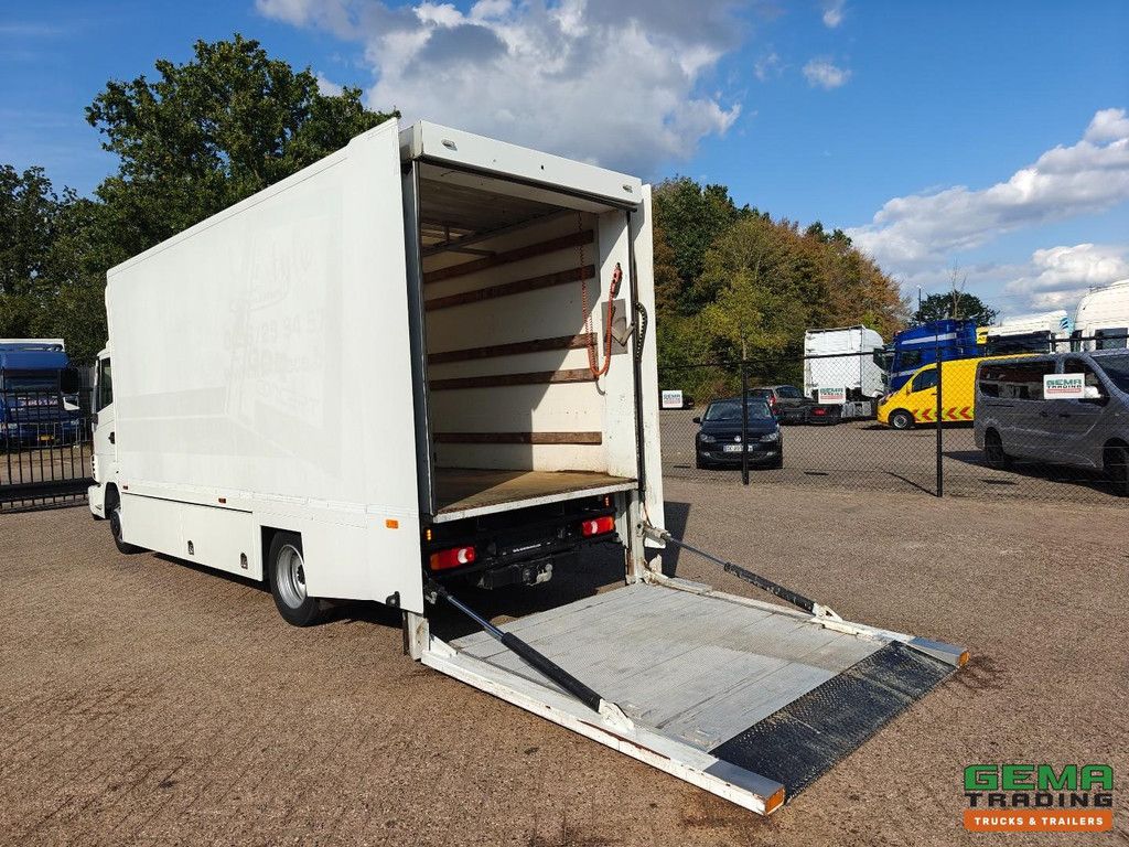 Nissan Atleon 4x2 Day Cab Euro5 - 8T - Boxed Body 5.3M + Portal Lift 1000KG + Towbar - 77,000km Original