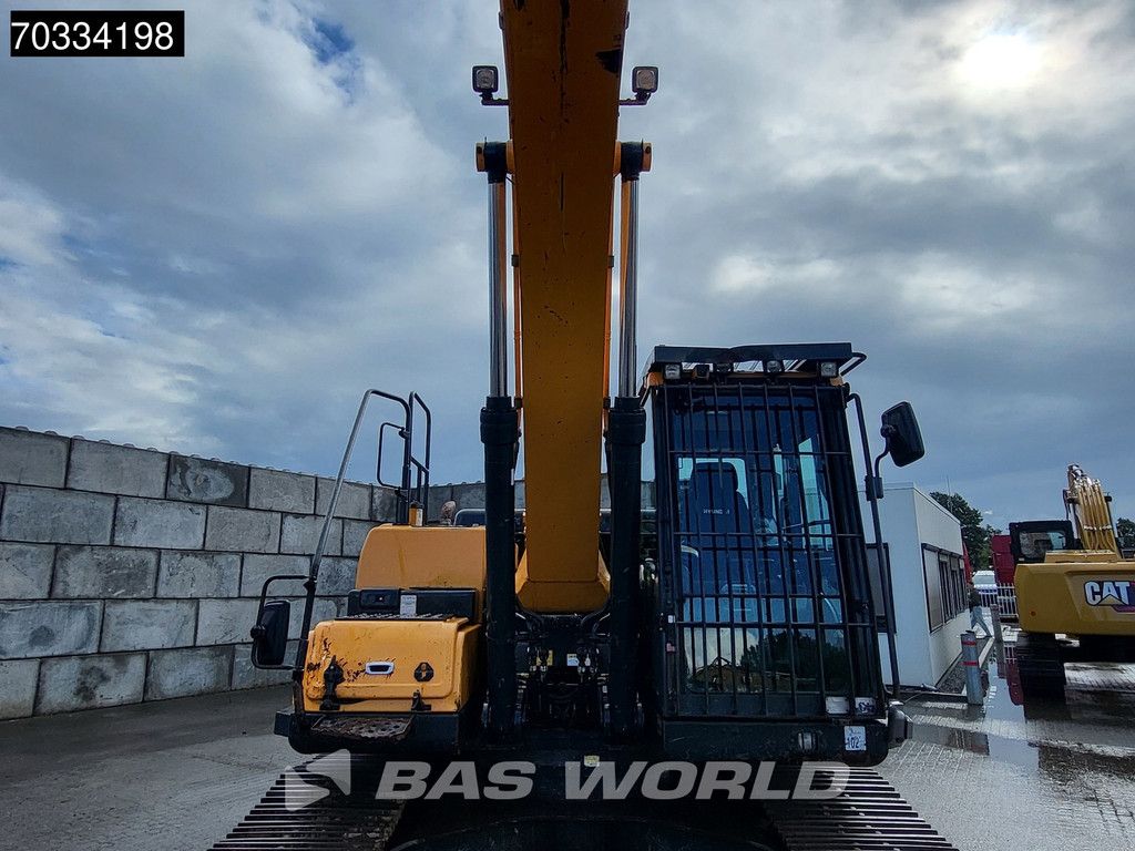 Hyundai HX220 L