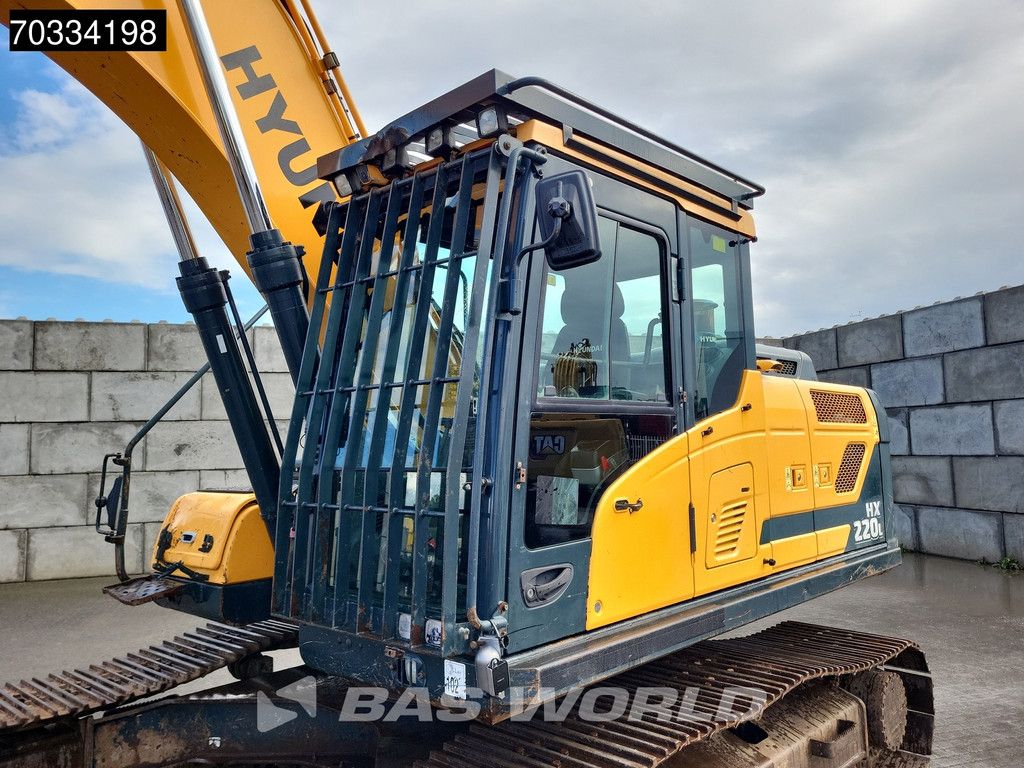 Hyundai HX220 L