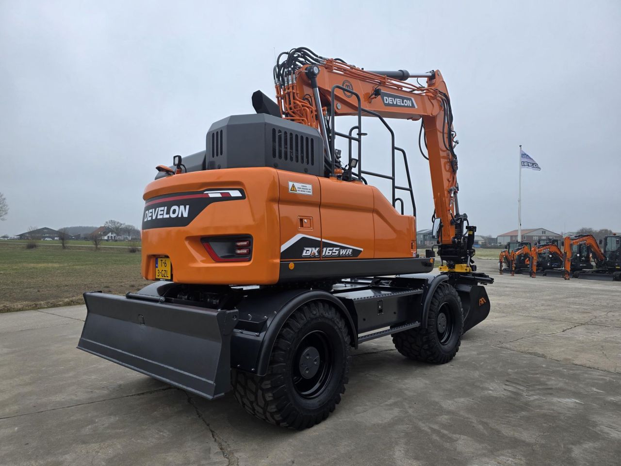 Develon DX165WR-7
