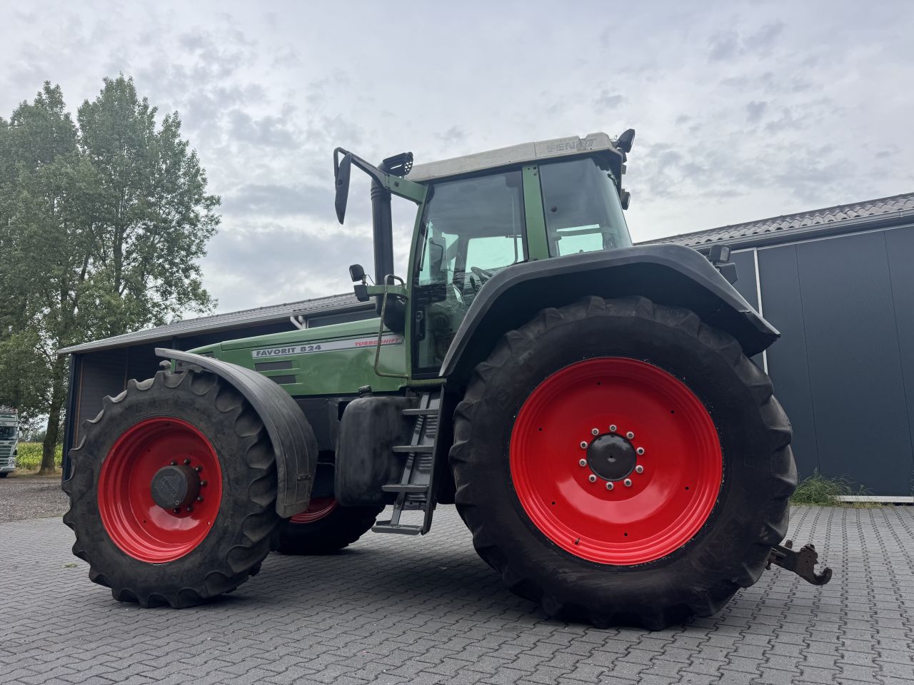 Fendt 824 Favorit Turboshift