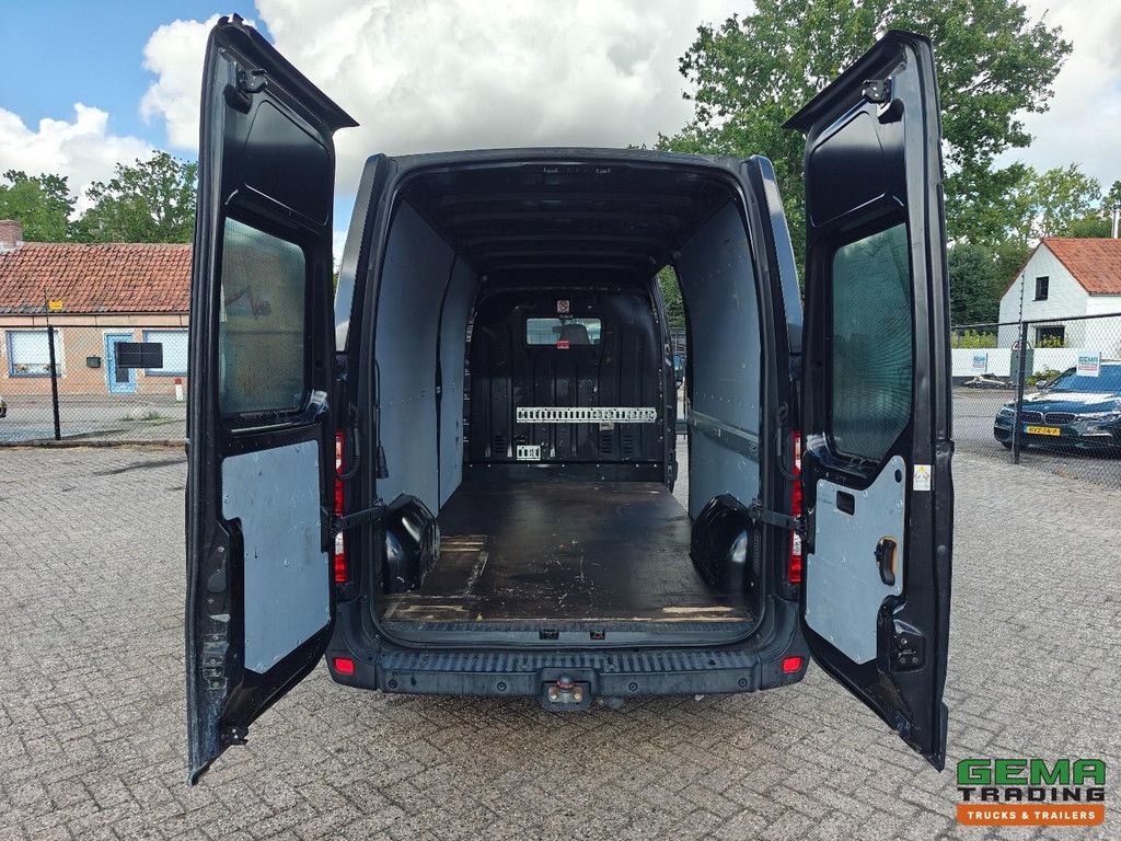 Renault MASTER Euro6B - L3H2 - AchterAs LuchtGeveerd - Navi - HandGeschakeld - Trekhaak - 04/2027 APK