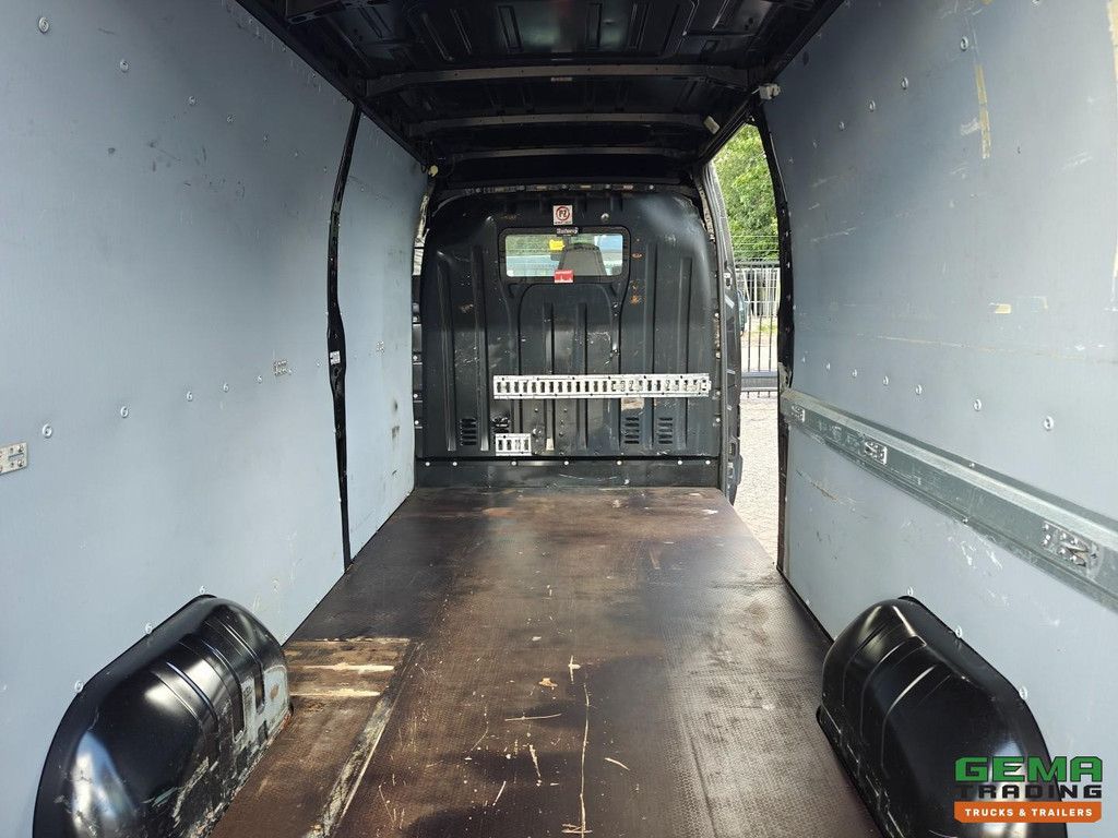 Renault MASTER Euro6B - L3H2 - AchterAs LuchtGeveerd - Navi - HandGeschakeld - Trekhaak - 04/2027 APK