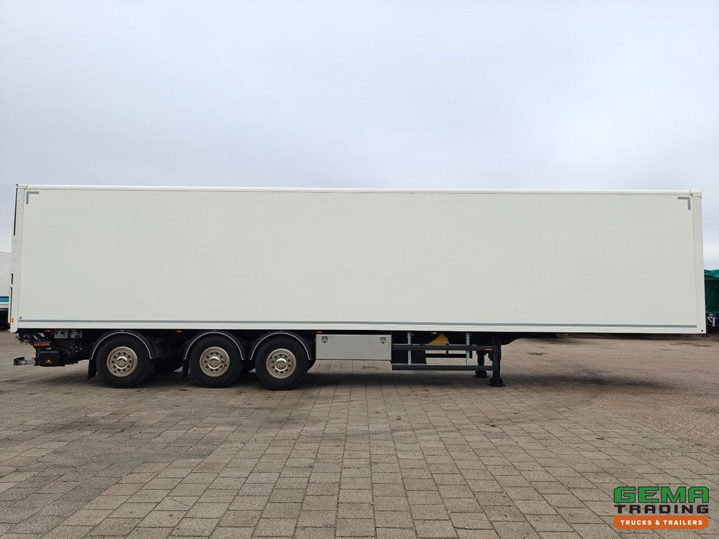 A&D LPRS24 Enclosed Body + Rear Closing Tailgate 2500KG - Steering Axle / Lift Axle - Belgian Registration - AS NEW CONDITION