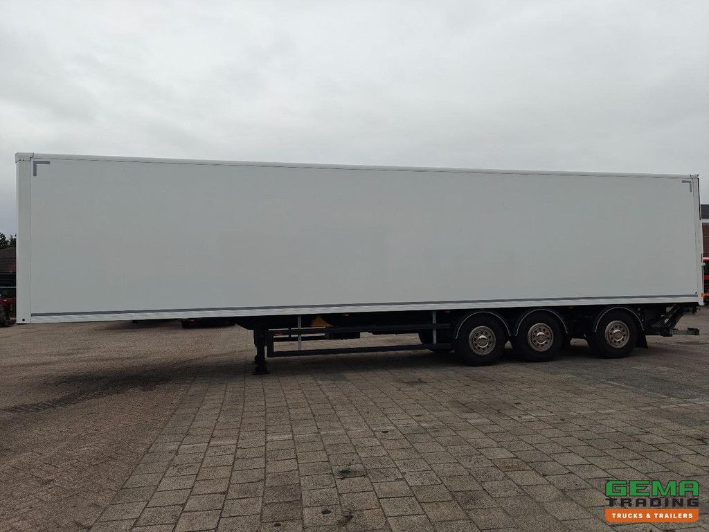 A&D LPRS24 Enclosed Body + Rear Closing Tailgate 2500KG - Steering Axle / Lift Axle - Belgian Registration - AS NEW CONDITION