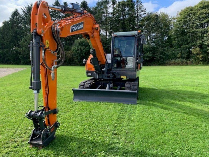 Develon DX85R-7