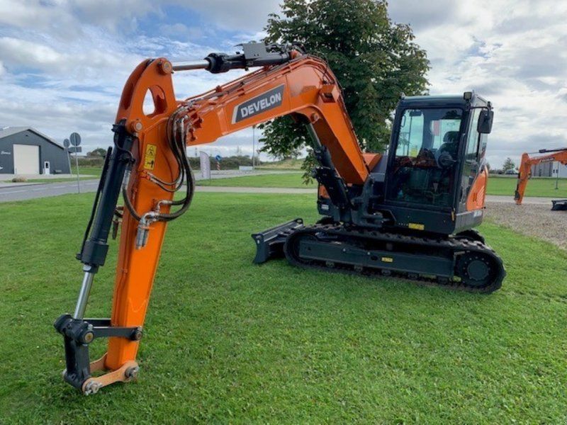 Develon DX85R-7