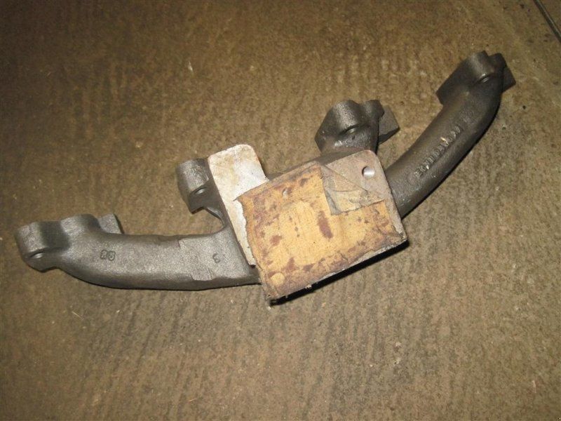 Ford 6410-6810 Manifold