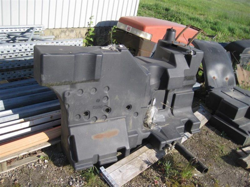 New Holland T8040