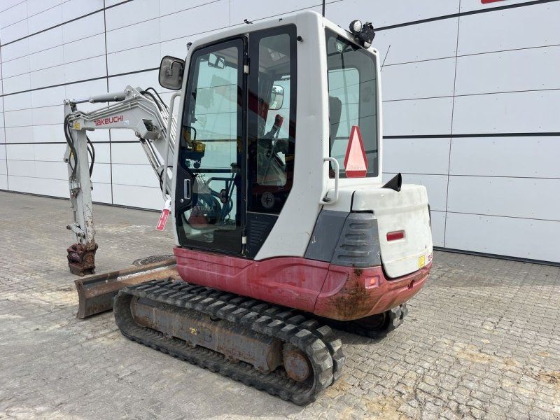 Takeuchi TB235-2