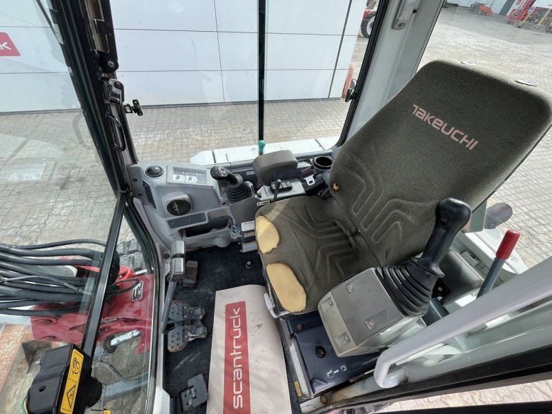 Takeuchi TB235-2