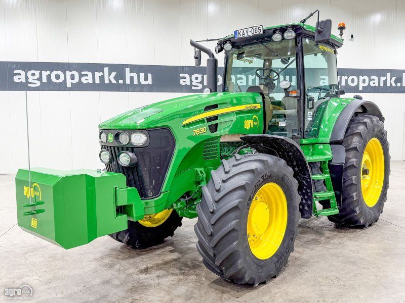 John Deere 7830