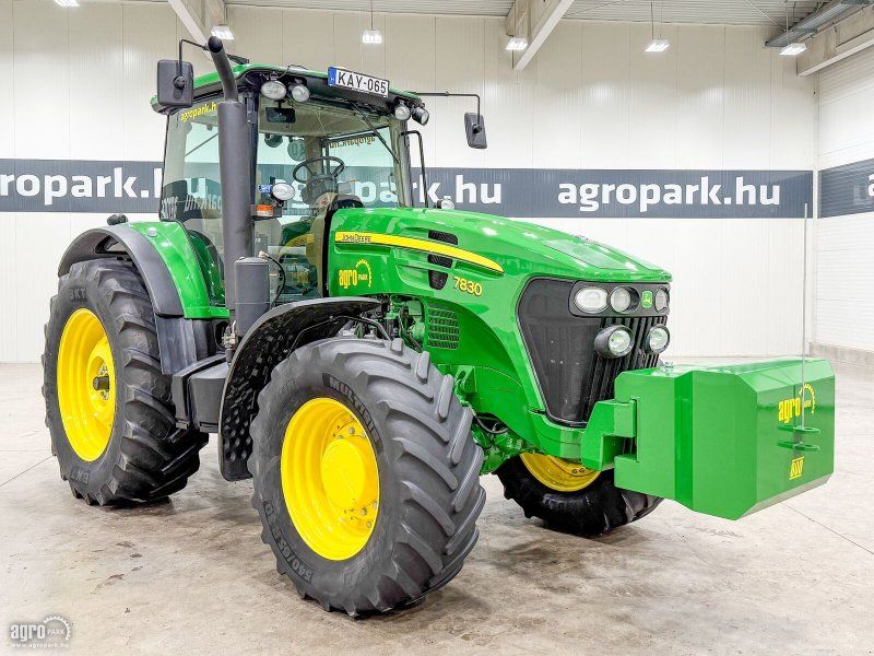 John Deere 7830