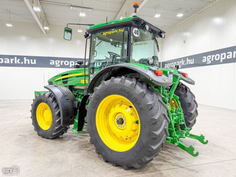 John Deere 7830