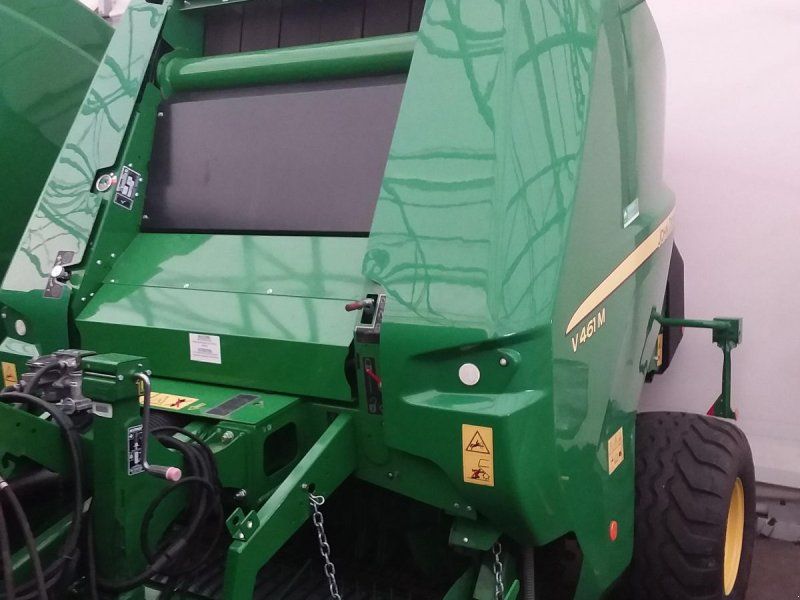 John Deere V461M