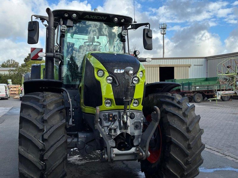 Claas Axion 830