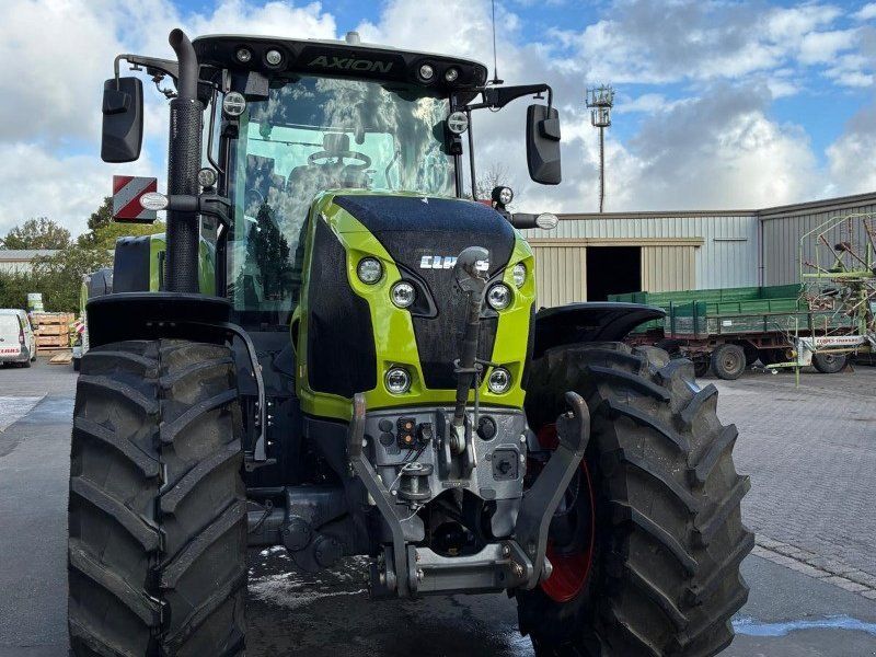 Claas Axion 830