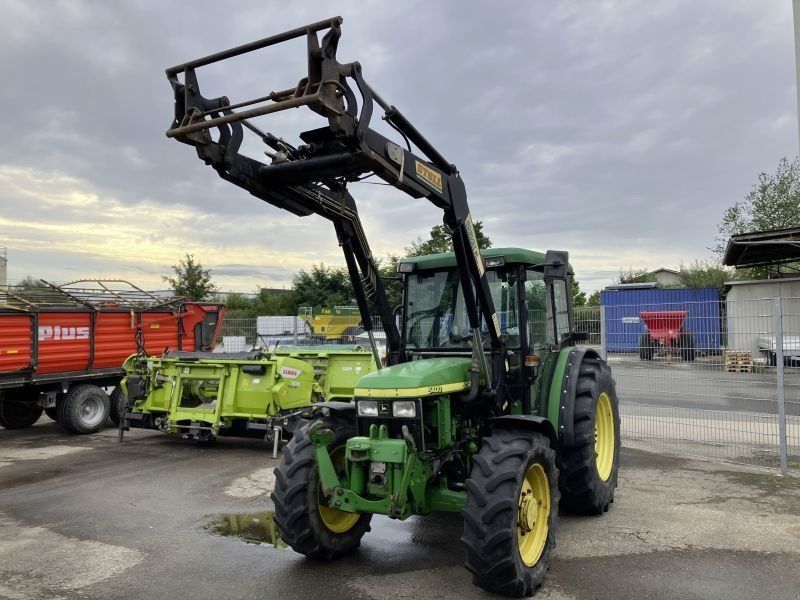 John Deere 5400 + STOLL ROBUST F10 HD