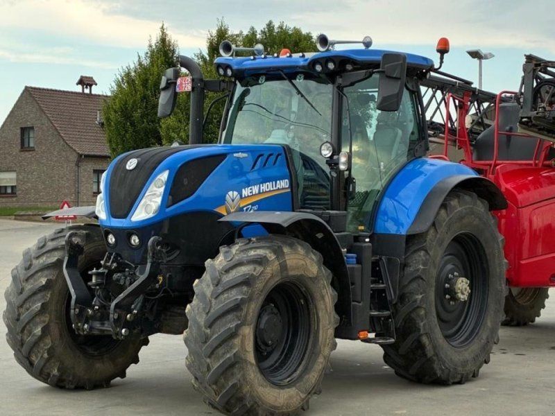 New Holland T7210