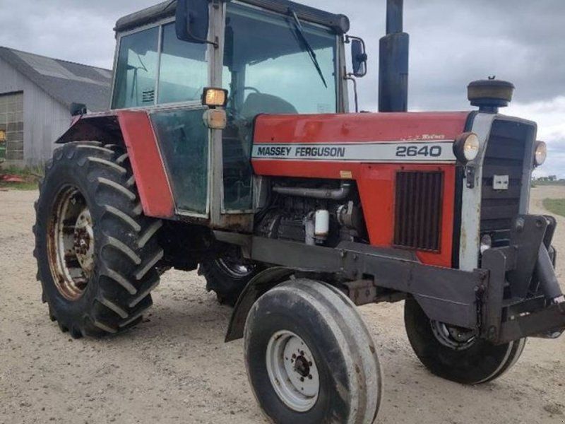 Massey Ferguson 2640 med frontlift