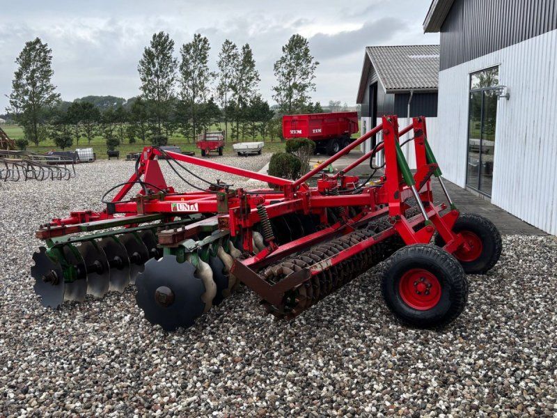 Unia Cut 4 m bugseret