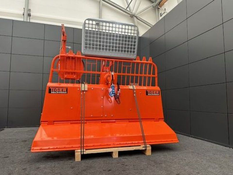 Tiger 12to mit Spulvorrichtung 2,4m Schild