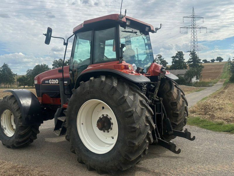 New Holland G 210