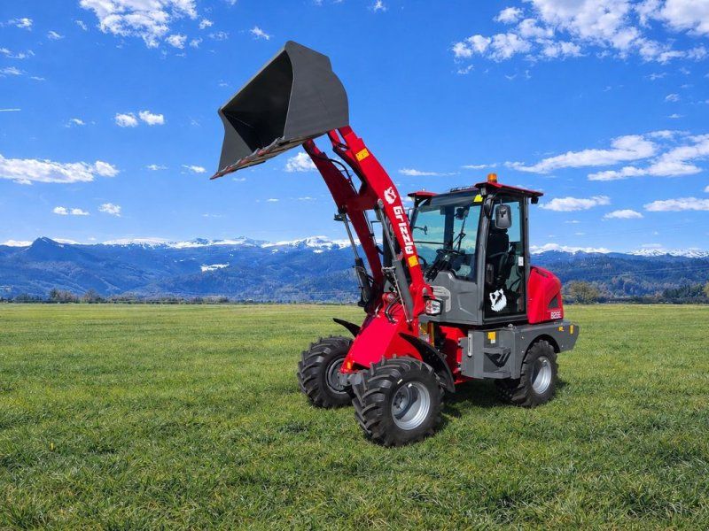 Grizzly 812 elektro Hoflader 4WD 1200kg Hubkraft