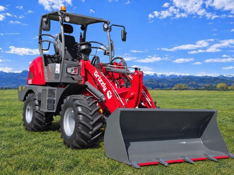 Grizzly 812 elektro Hoflader 4WD 1200kg Hubkraft