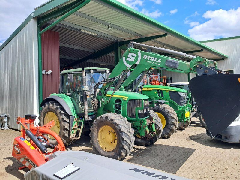 John Deere 6830