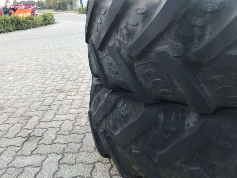 BKT 420/85 R28 Agrimax RT 855