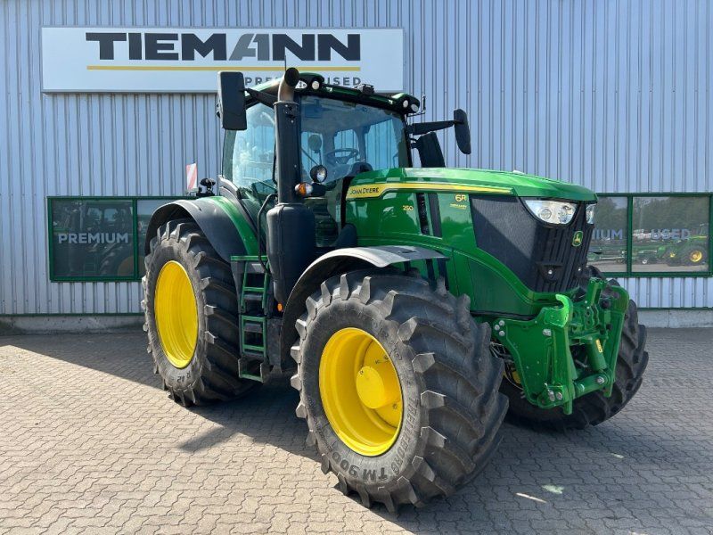 John Deere 6R 250