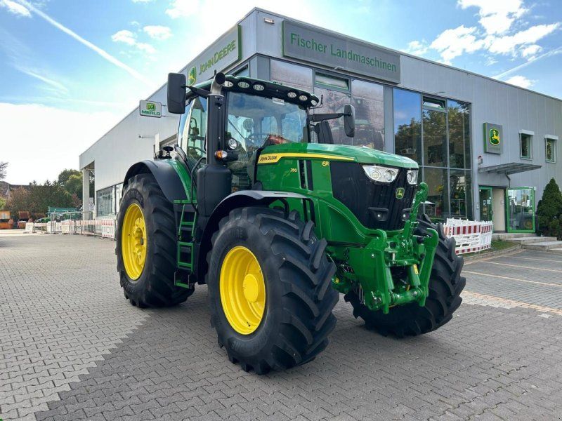 John Deere 6R 250